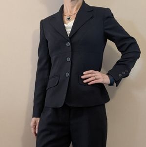 Anne Klein navy blue pant suit. 2P.